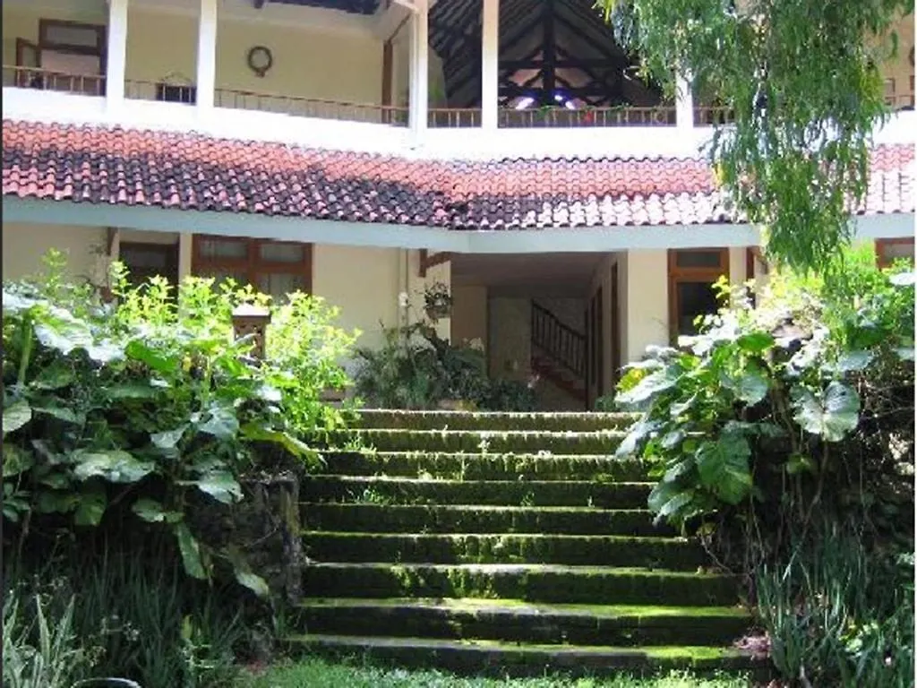 Udayana Kingfisher Eco Lodge Jimbaran  Guest house