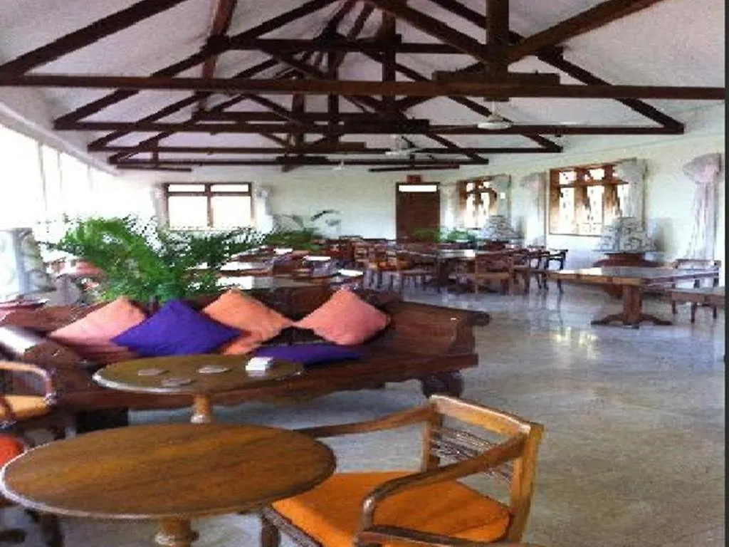 ゲストハウス Udayana Kingfisher Eco Lodge ジンバラン