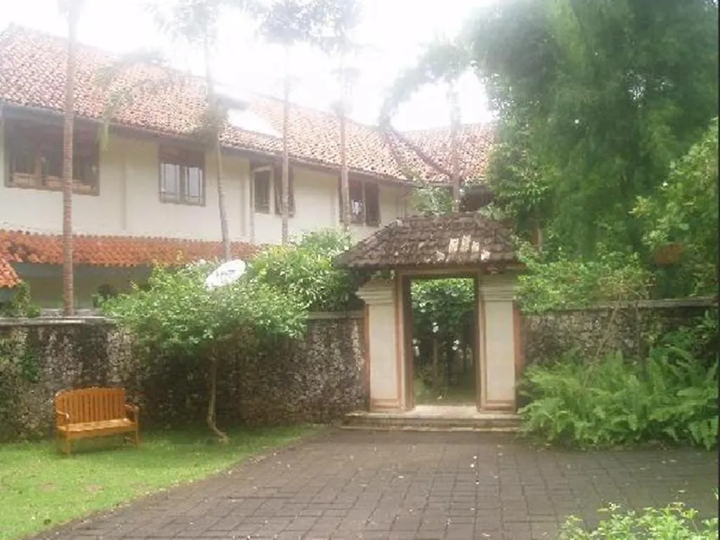Udayana Kingfisher Eco Lodge ジンバラン